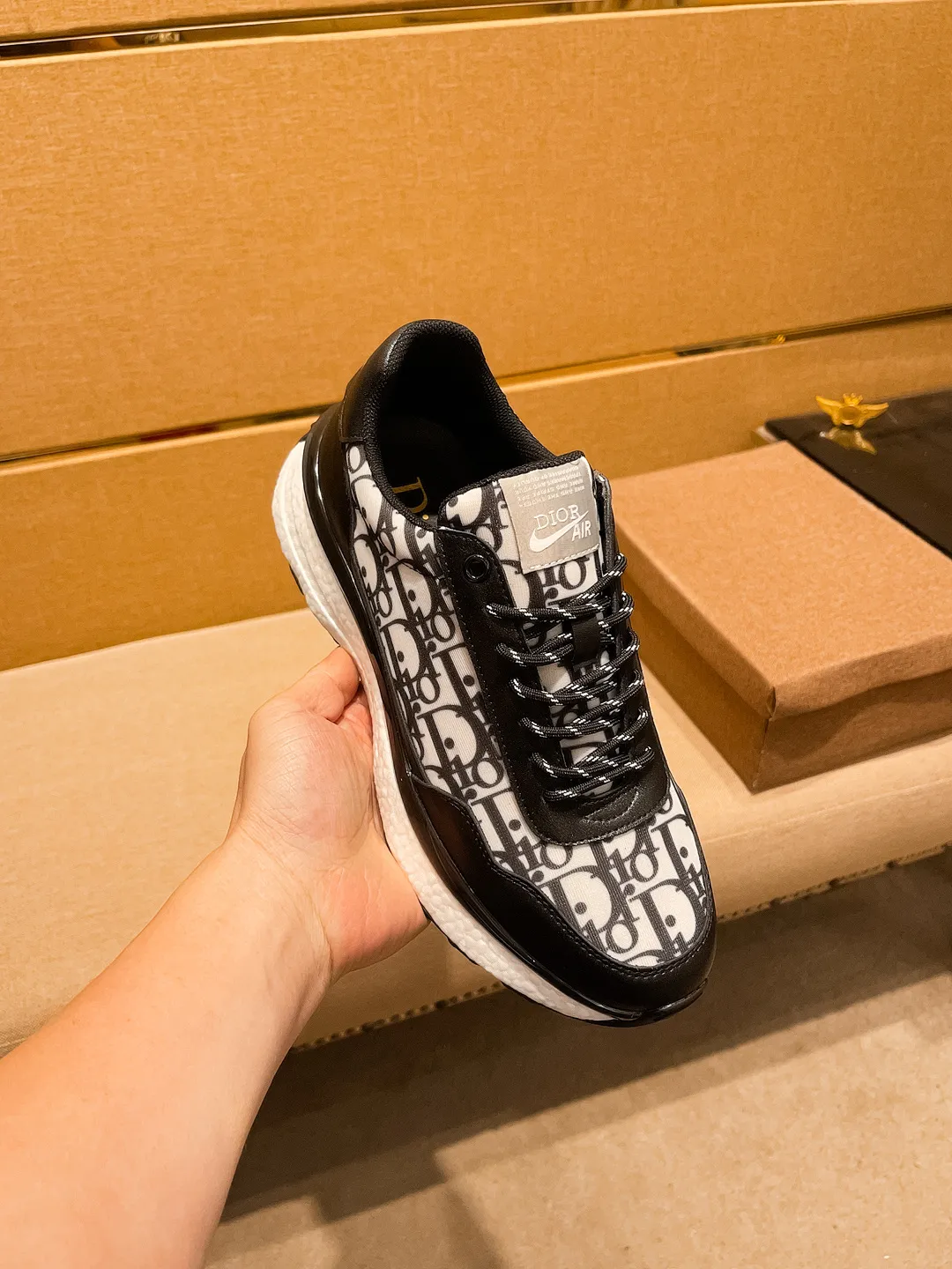Men's shoes💰 460💰👍【Dior】🔥🔝High-end brand of men's shoes Official website 1:1 latest masterpiece: The upper is made of Italian imported first-layer cowhide🔥Official website original special technical cloth fabric matching🔥Original comfortable and breathable lining➕Original designated anti-slip outsole🔥Make walking more convenient and comfortable! An exclusive new model, a stunning work, a beautiful 1:1 replica [color] compared to the official quality! Create a fashionable personality to set off your uniqueness! A must-have for trendy men! 🔥, sizes: 38-44. color:.     2⃣️colors available🔥